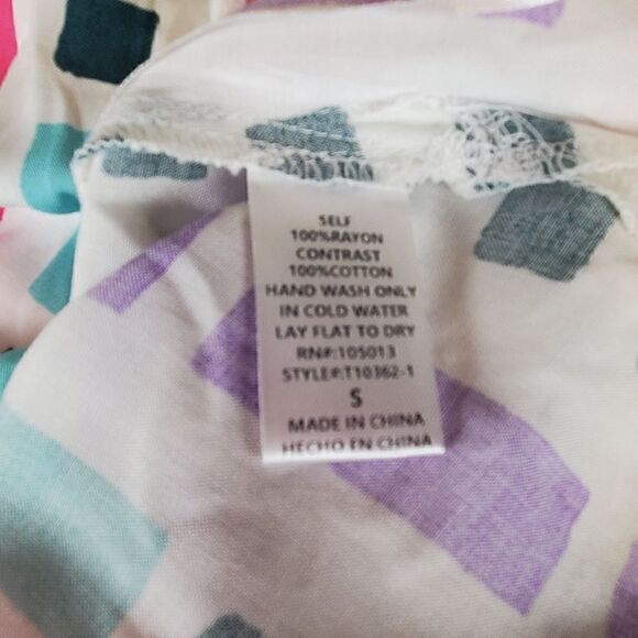 Savanna Jane Embroidered Printed Sleeveless Top Small - Picture 8 of 8